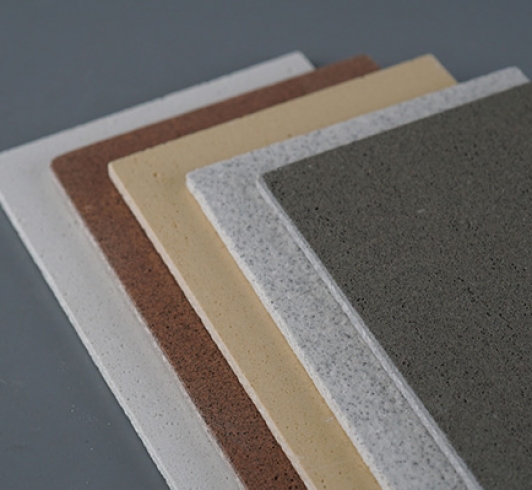 輕瓷